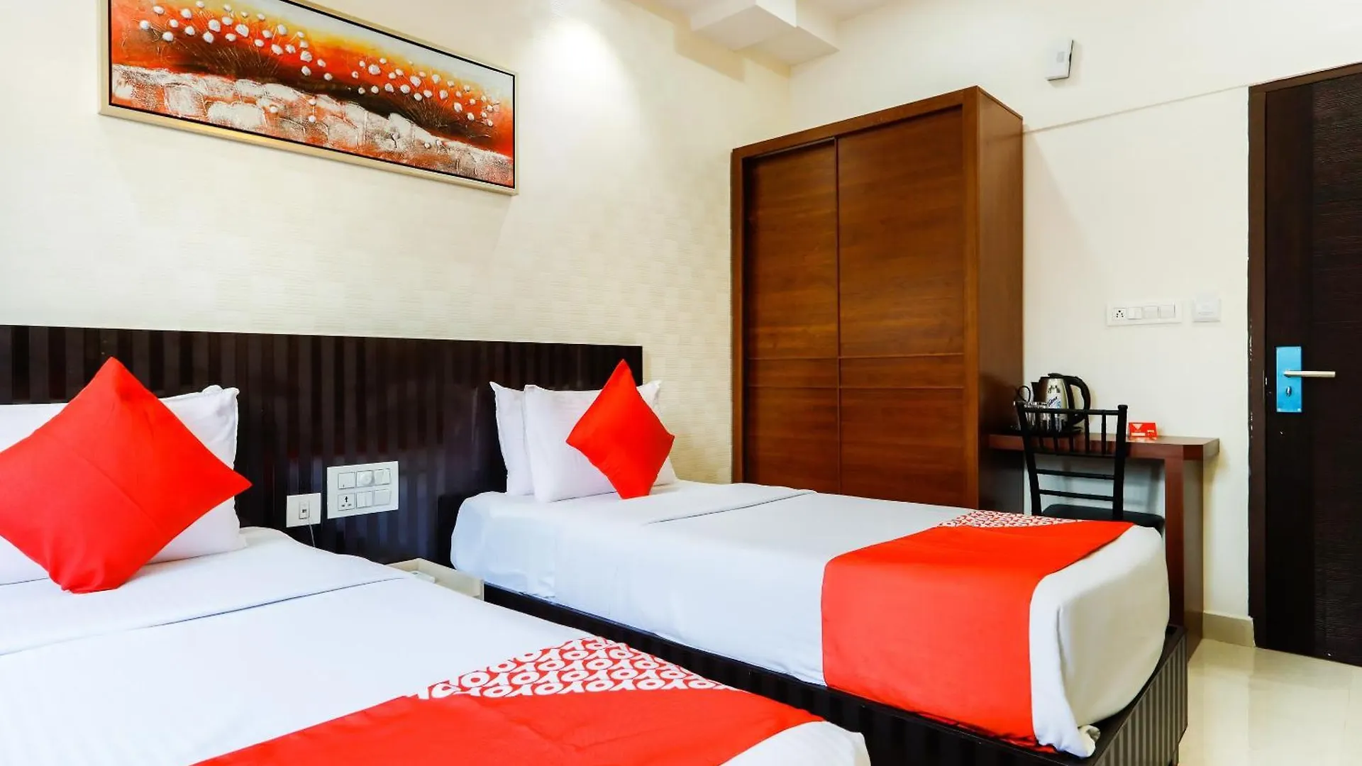 Oyo 62647 Hotel Suites 9 Kakkanad