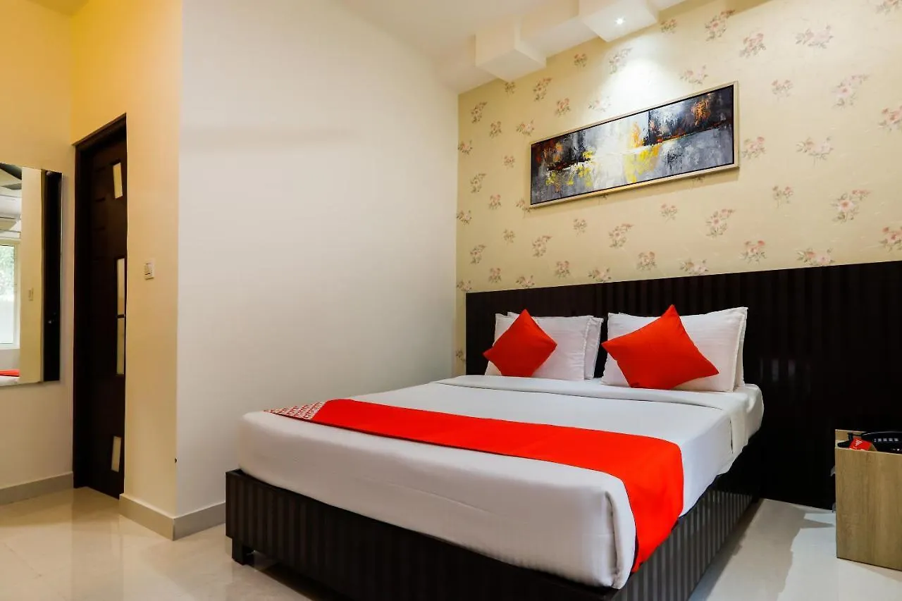 ***  Oyo 62647 Hotel Suites 9 Kakkanad India