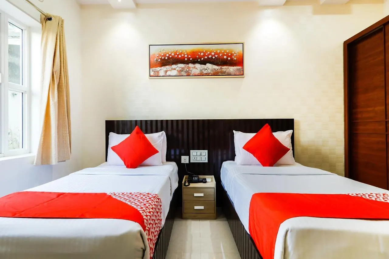 Oyo 62647 Hotel Suites 9 Kakkanad 3*, Kochi India
